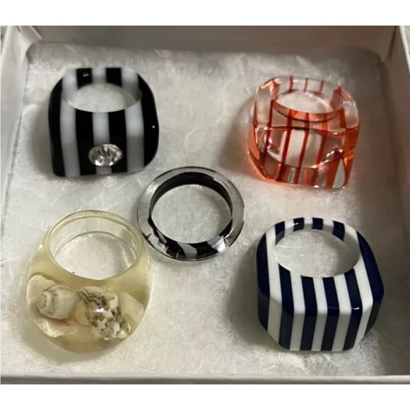 Chunky Retro Rings (lot of 5) Size 6-7 Lucite Plastic and Other Materials - Picture 1 of 6